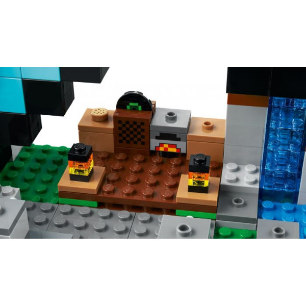 Конструктор Minecraft Форпост з мечем 427 деталей Майнкрафт My World 8005